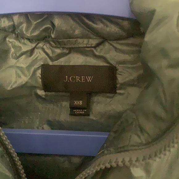 J Crew puffer vest ( size XXS ) - Picture 3 of 4